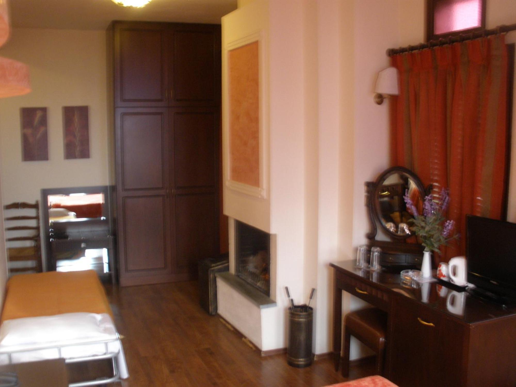 Pelias Hotel Портария Экстерьер фото